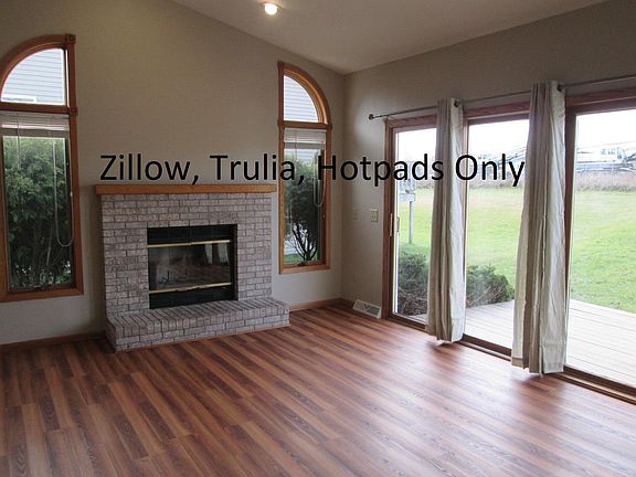 5th image of 2121 Green Valley Dr
