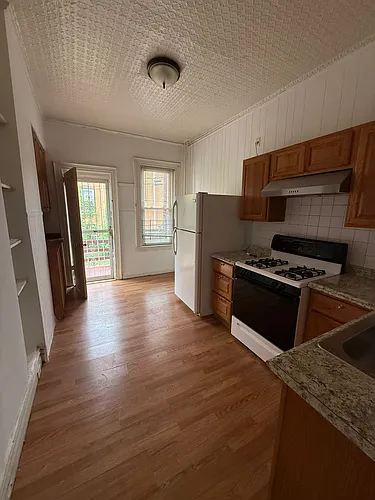 1859 Matthews Ave #1 Photo 1