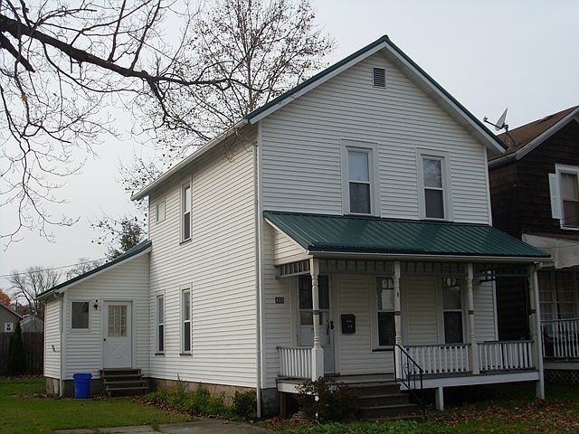 1st image of 415 N 1st St
