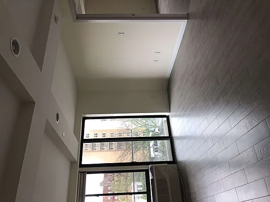 Rented by 18 REALTY | media 9