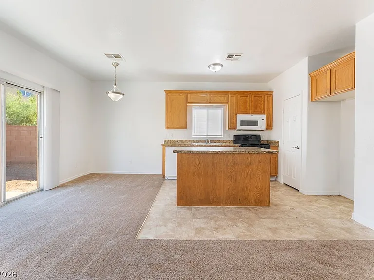 32 Rosa Rosales Ct — Photo 4