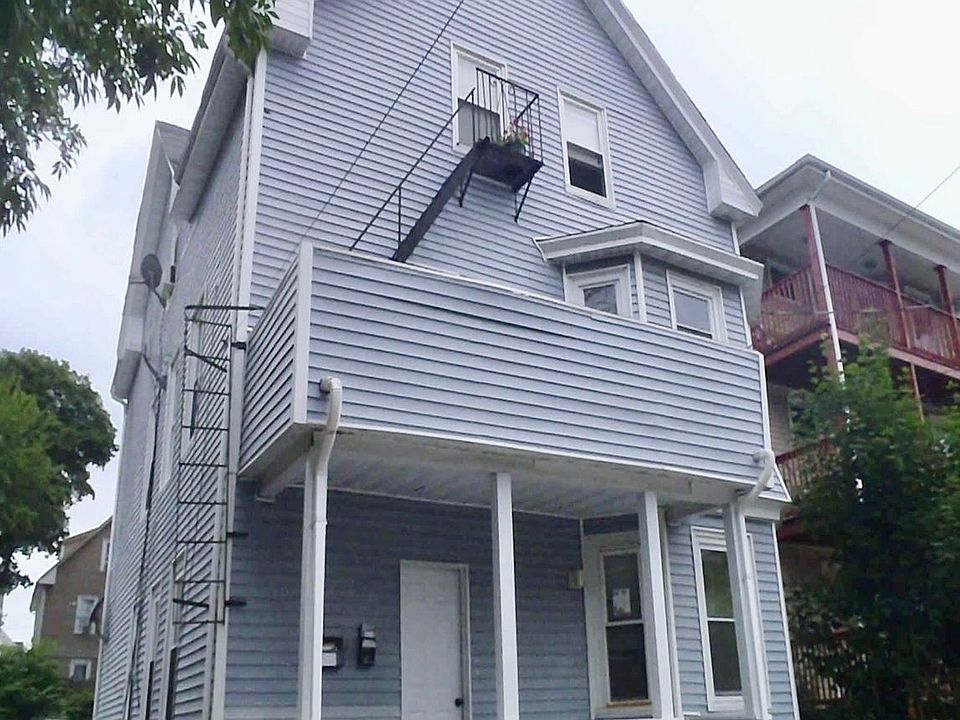 1st image of 124 Harold St Floor 3