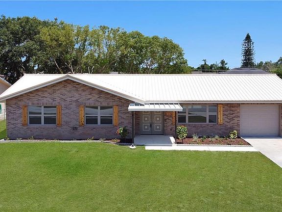 3rd image of 939 Clayton Dr