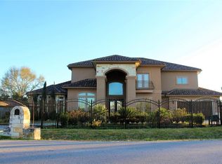 8302 Peekskill Ln, Houston, TX 77075