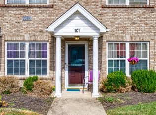 6013 Wooded Creek Dr UNIT 101, Louisville, KY 40291