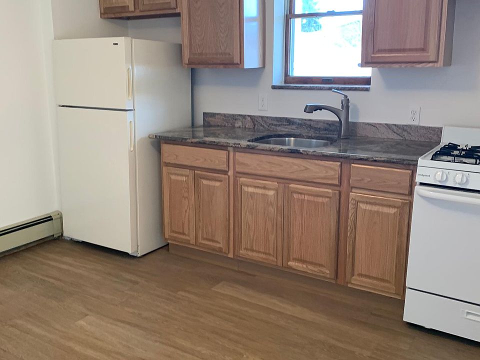 1st image of 4 Royal St APT 1