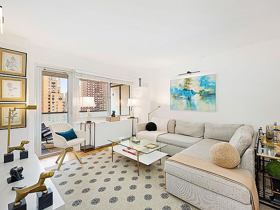 2nd image of 250 E 87th St APT 17D