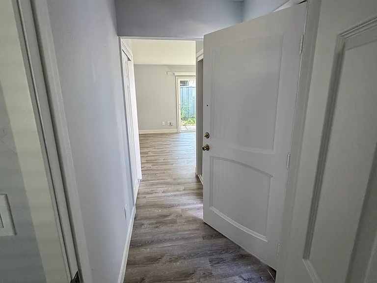 Silicon Valley Apartments — Photo 36