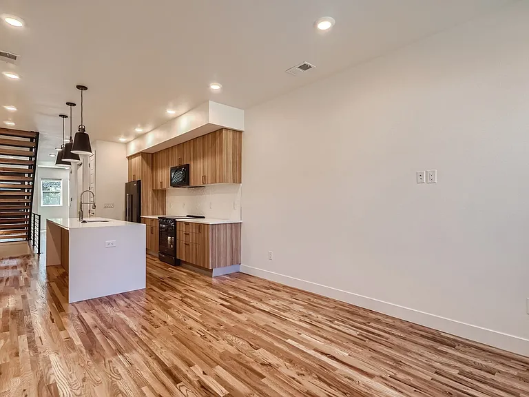 Brand New 3b/3.5bth Townhomes in the Heart of Park Hill. — Photo 7
