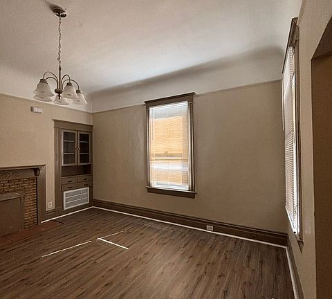 4th image of 525 W Poplar St