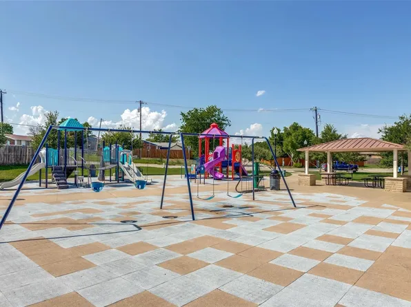 803 Parkplace Rdg, Princeton, TX 75407