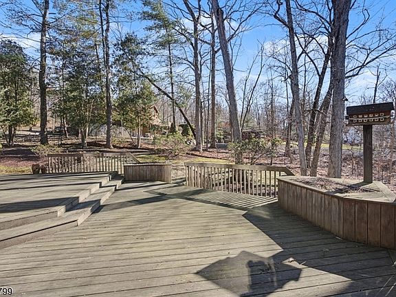 4th image of 115 Hill Hollow Rd