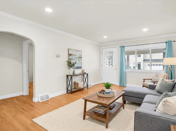 631 Cresswell Rd, Baltimore, MD 21225