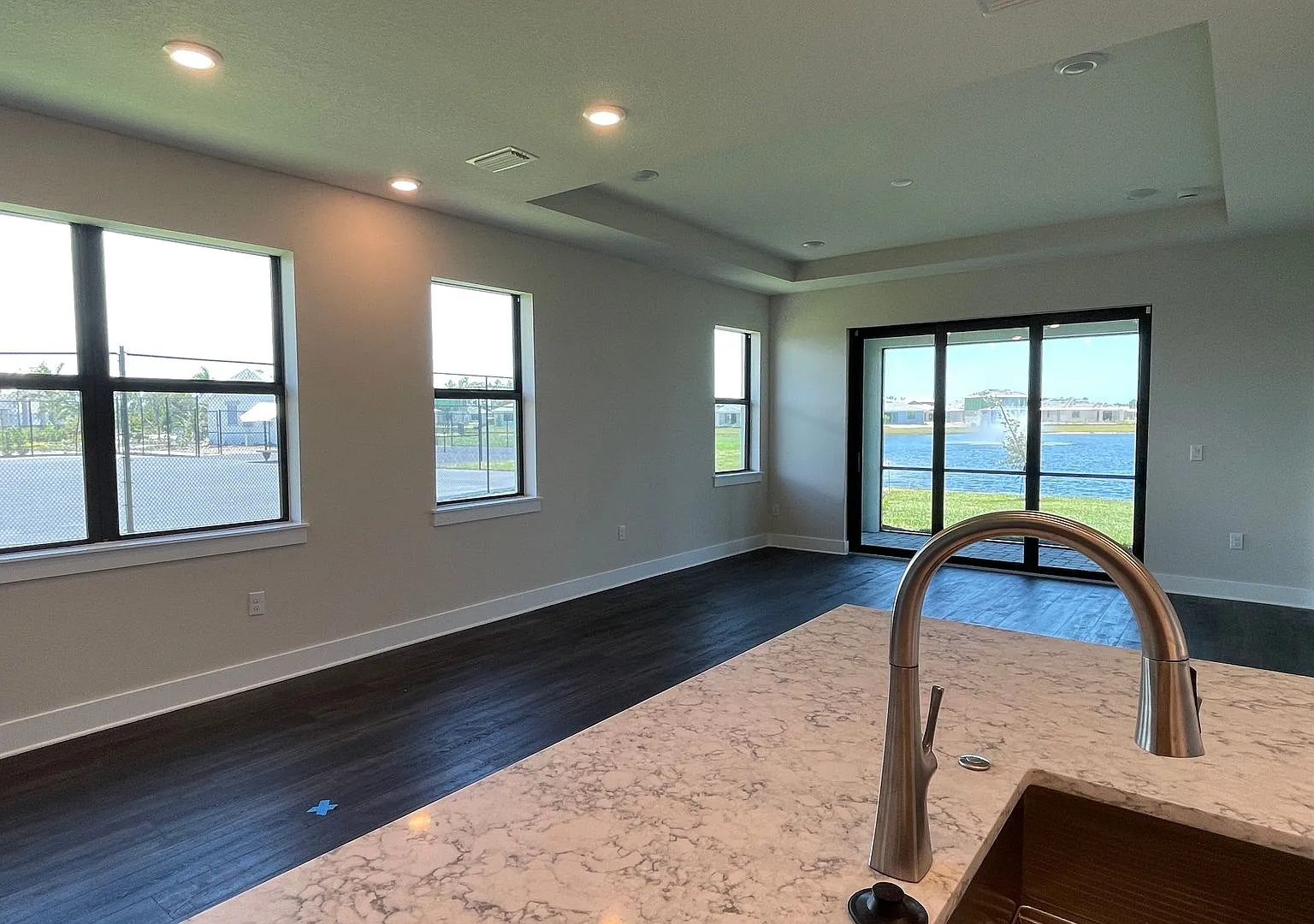 Unfurnished Annual Rental Available — Photo 3
