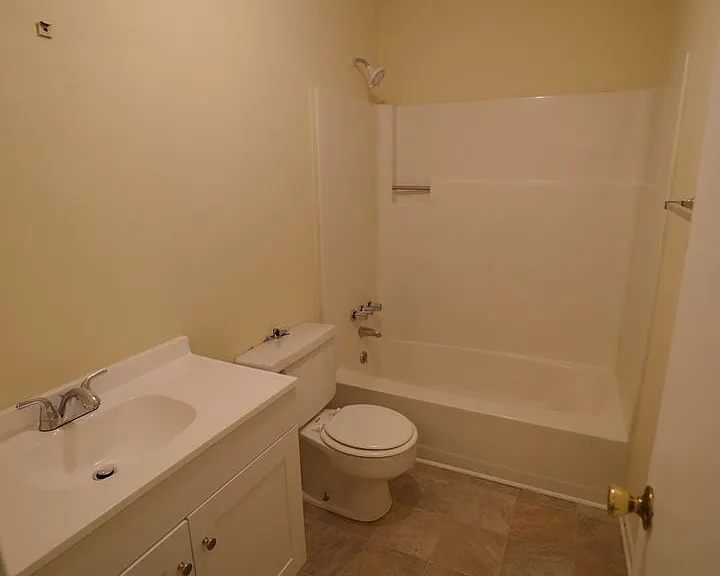 224 Charleston Ave — Photo 14