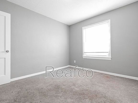 5th image of 2233 N Homestead Dr