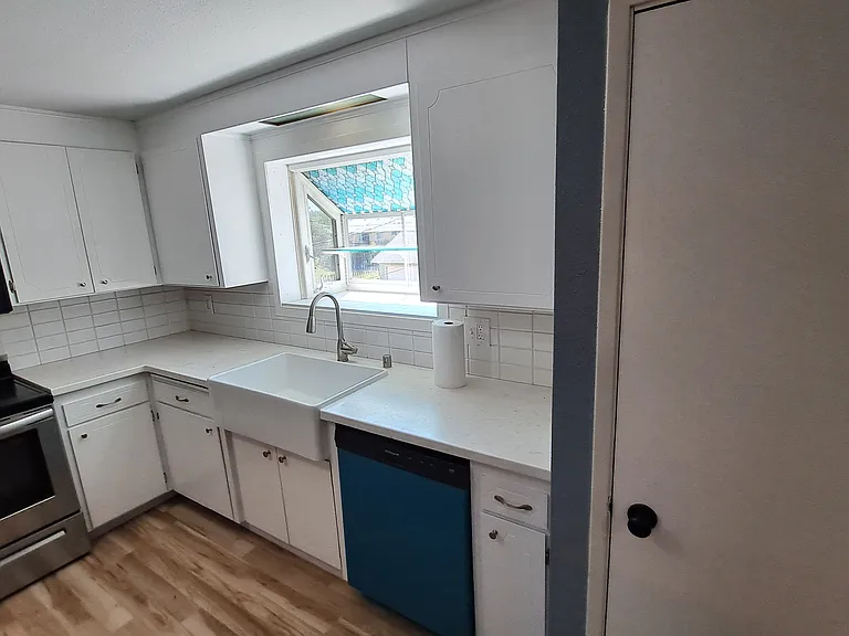 1316 S Woodlawn St — Photo 18