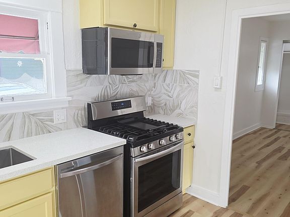 5th image of 533 Sturtevant Dr #A