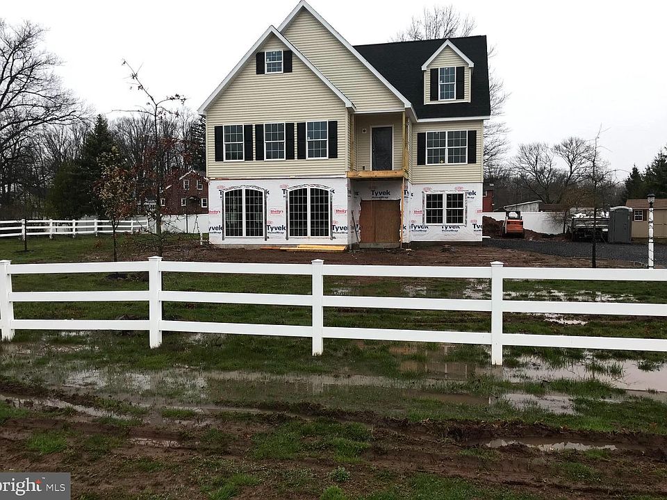 2nd image of 719 Bergey Rd