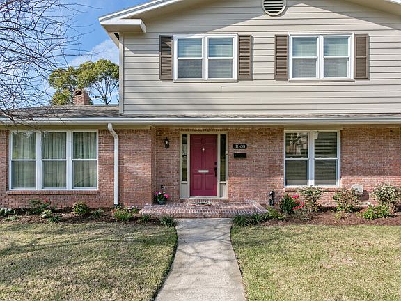 2nd image of 1868 Woodleigh Dr W