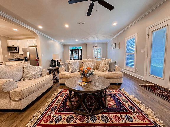 3rd image of 29 Regent Ln