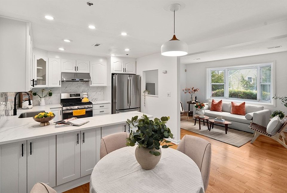 1st image of 110 Coolidge Hill Rd APT 2