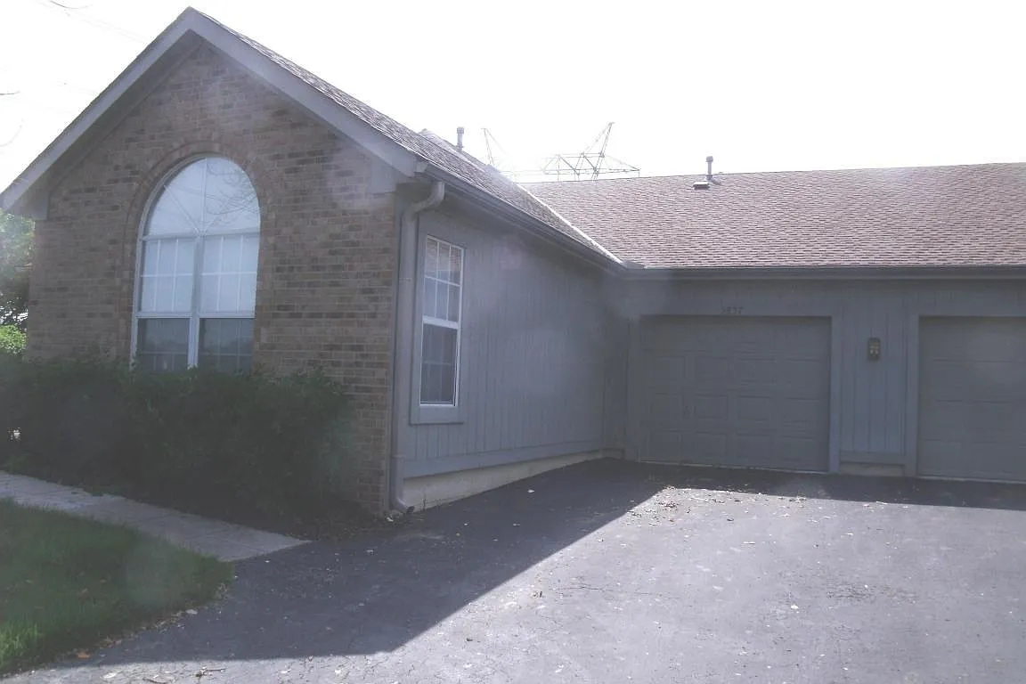 5857 Willow Lake Dr photo 1