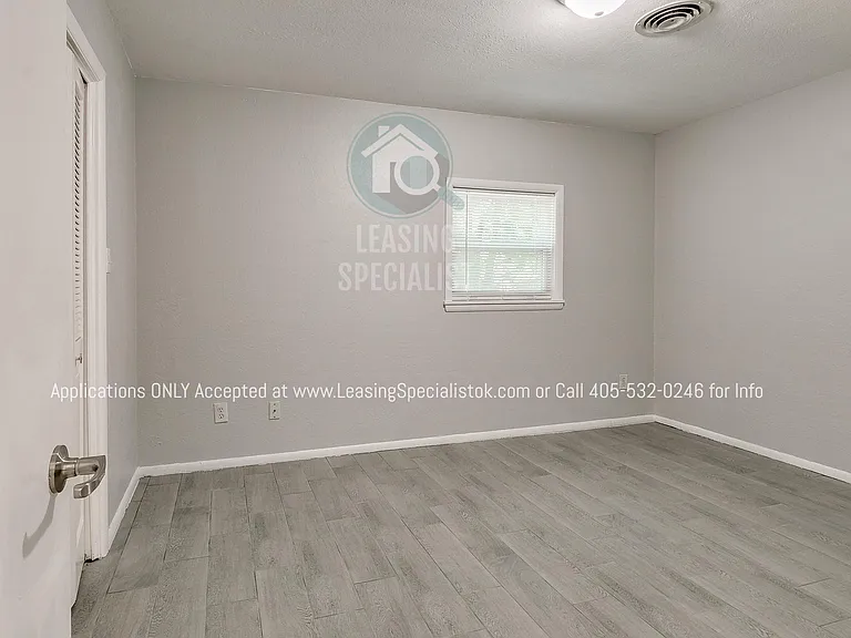 1025 Parsons St — Photo 14