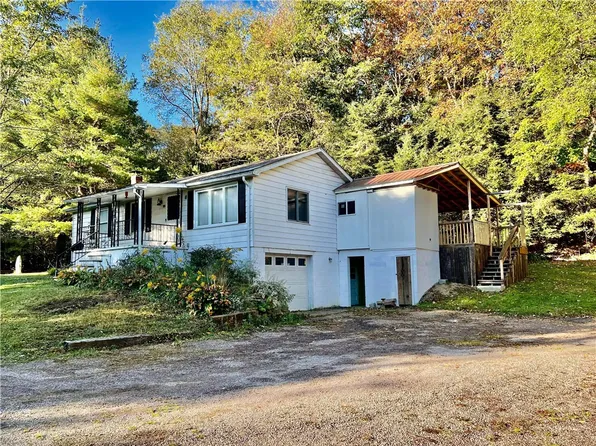 532 Center Church Rd, Garrett, PA 15542