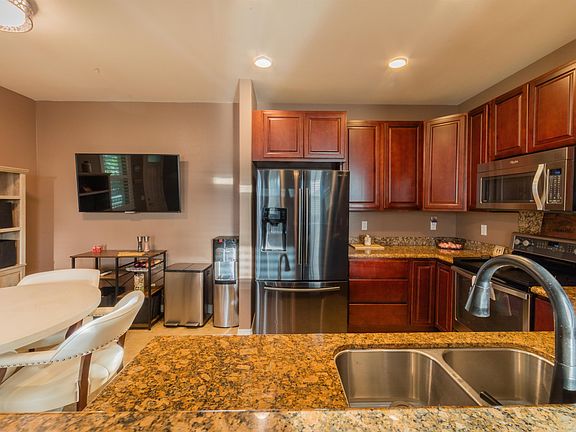 3rd image of 28 Kai Ani Ln Unit 14203