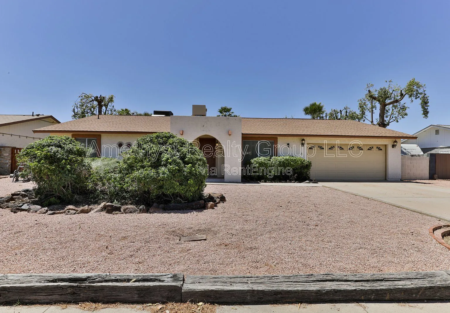 3 bed, 2.0 bath, 1937 sqft, $1,995 — Photo 1