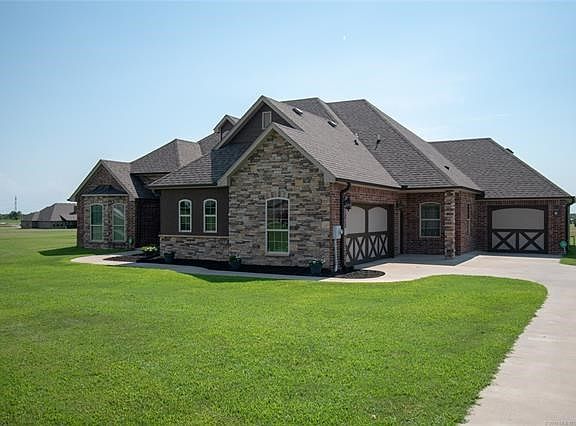 3rd image of 12390 Clear Creek Dr