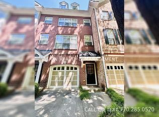 1092 Glenridge Pl, Sandy Springs, GA 30342