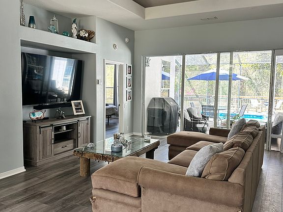 5th image of 9546 Westgate Cir
