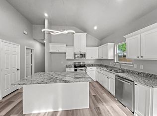 1225 Wesley St, Greenville, TX 75401