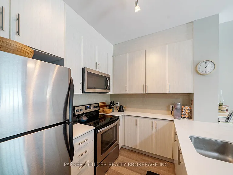 111 Worsley St #302 — Photo 3