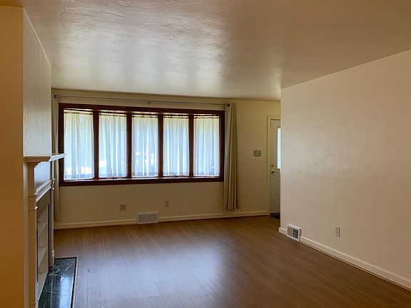 Big bow window keeps living room light and bright!