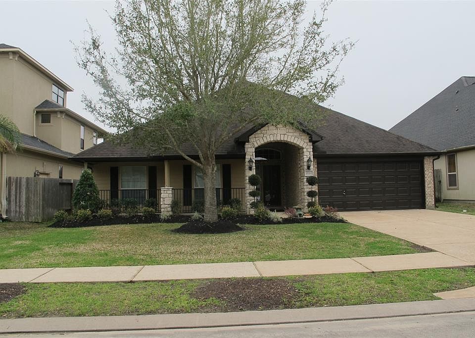 1st image of 1535 Garden Lakes Dr