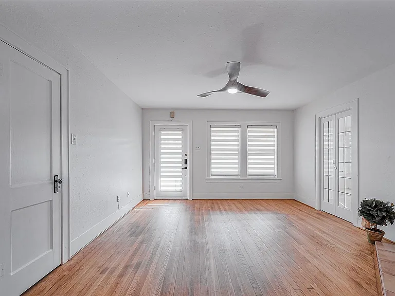 1614 Ridgewood St — Photo 5