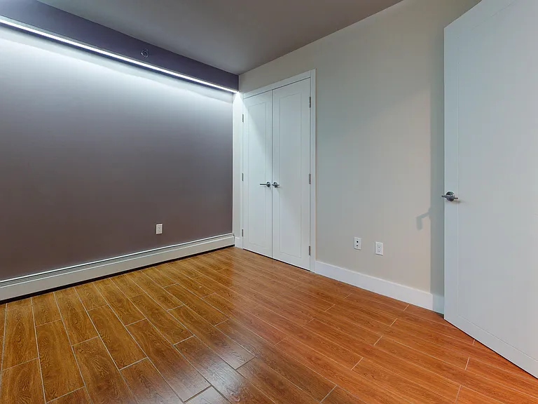 2330 Hoffman St #4G — Photo 6