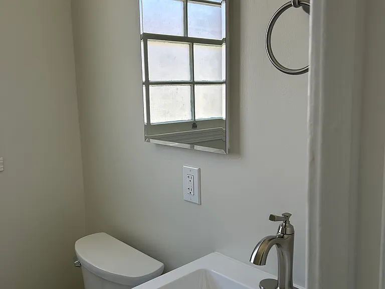 285 Wayne Ave — Photo 14