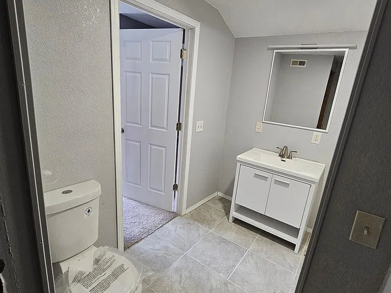 1758 S Meridian Ave — Photo 6