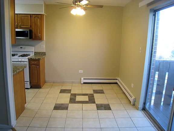 4th image of 187 Pickwick Dr #C