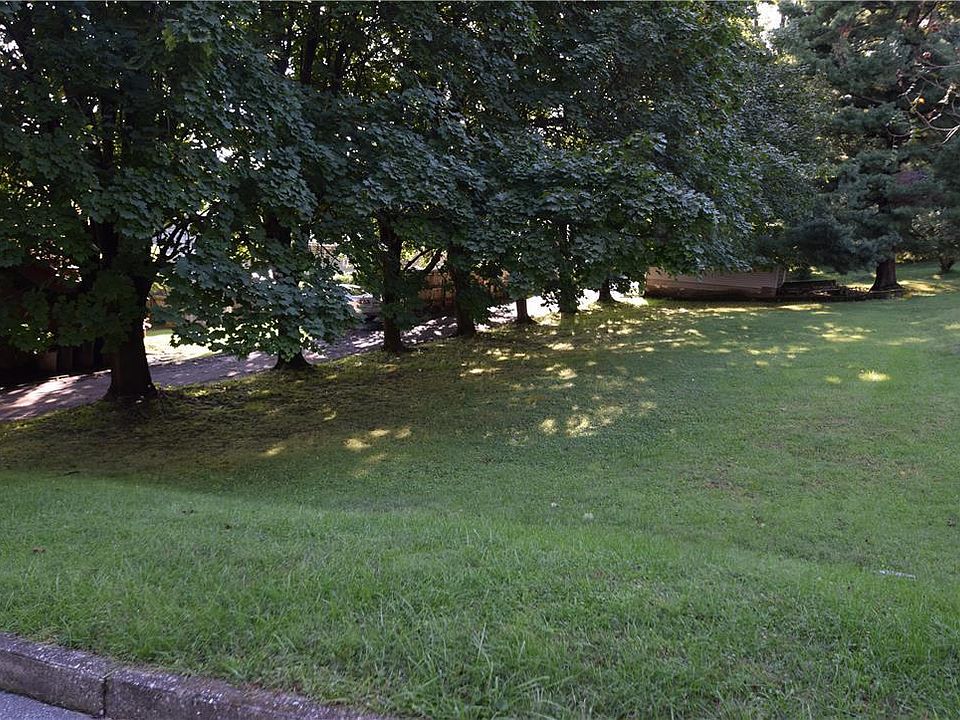 2nd image of 928 Dodson St