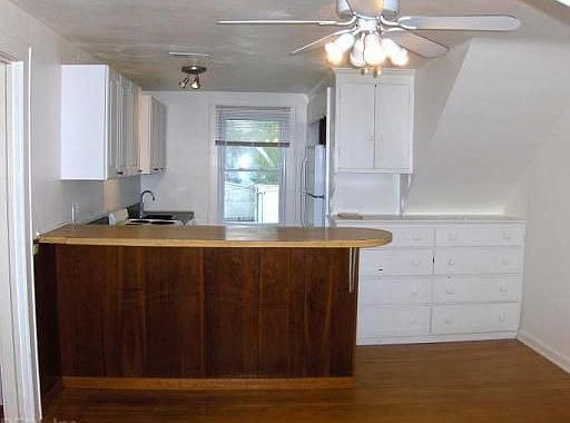 5th image of 216 N Oceana Blvd
