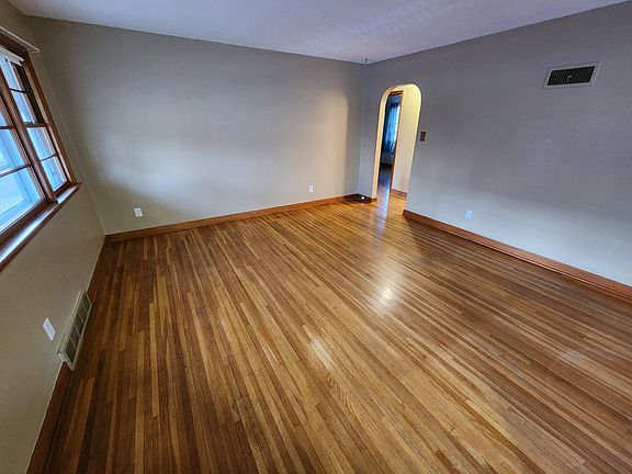 2nd image of 3105 Stone Ave