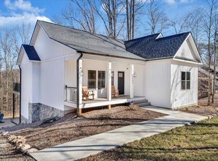 104 Creeden Dr, Moneta, VA 24121