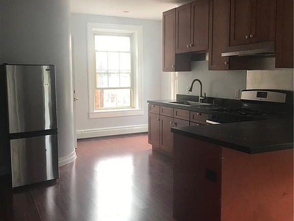 3rd image of 81 Liberty St