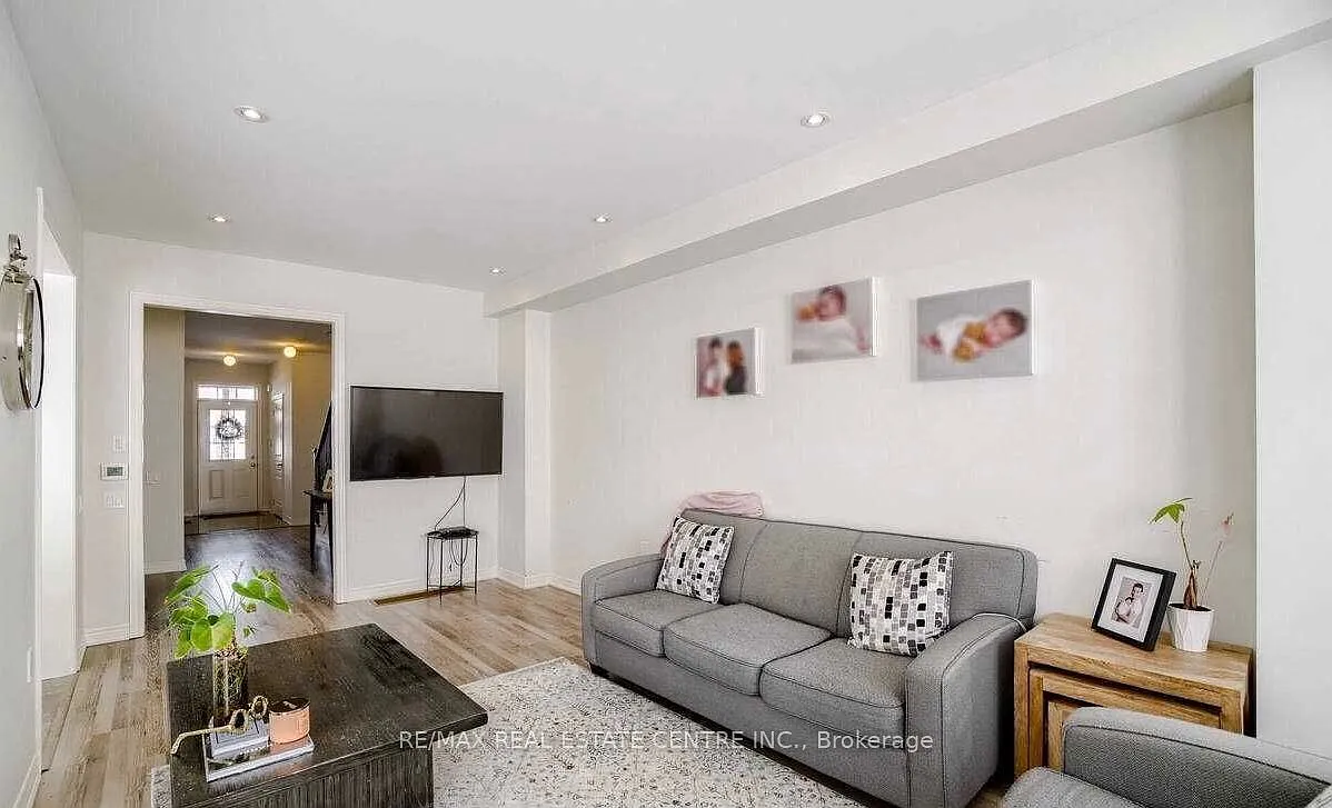 3 bed, $3,200 — Photo 2