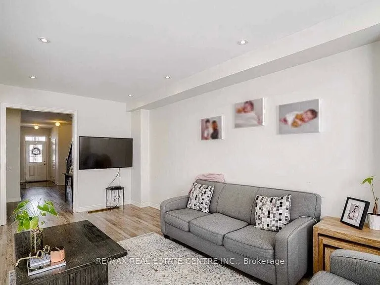 5 Blackberry Valley Cres #UPPER — Photo 2